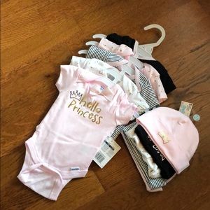 Newborn Set of Onesies and Caps👸🏻